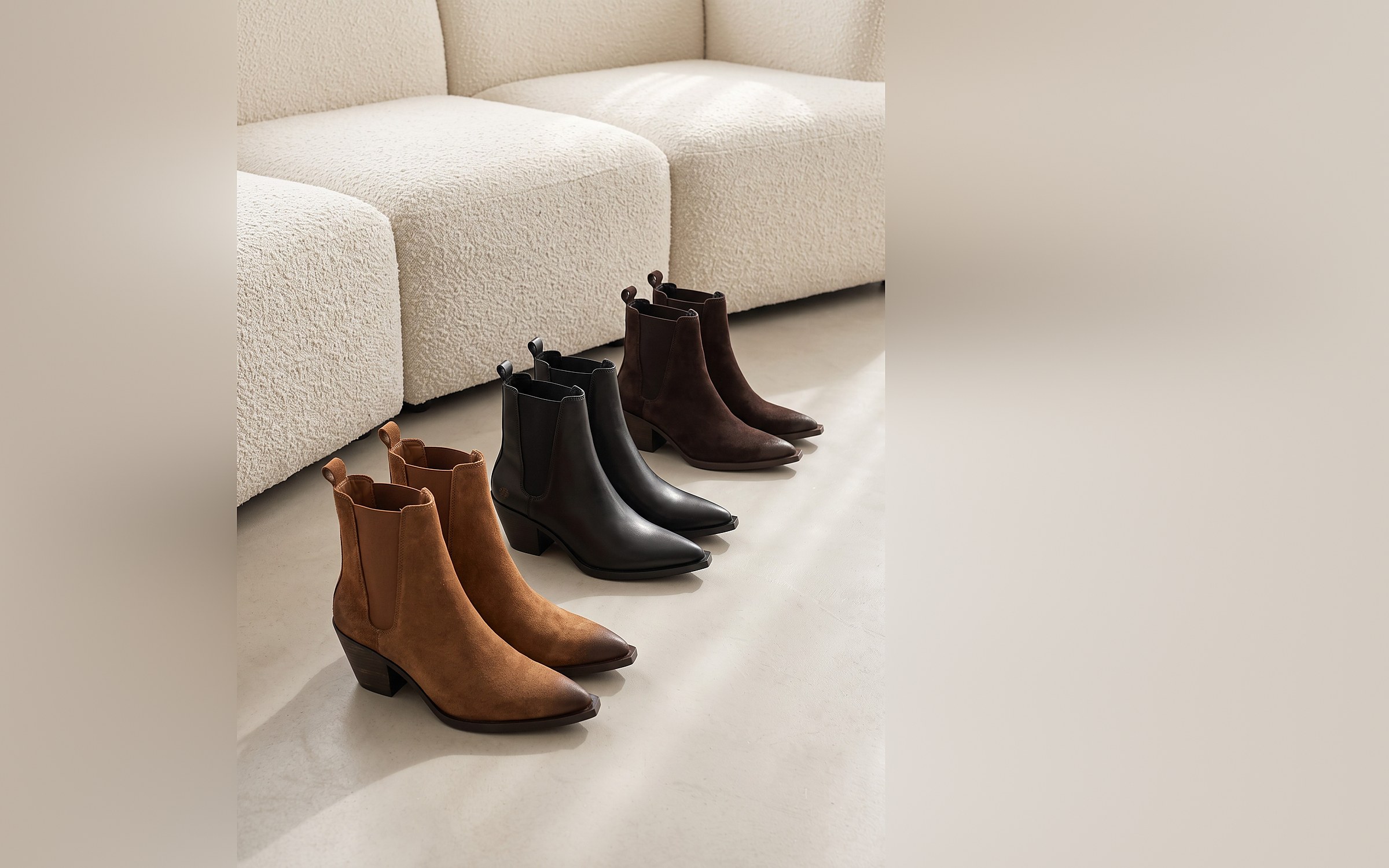 Stiefel und Stiefeletten von Apple of Eden nebeneinander